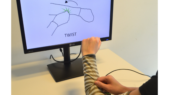 SmartSleeve - Interactive Wearable Textile for Gesture Recognition